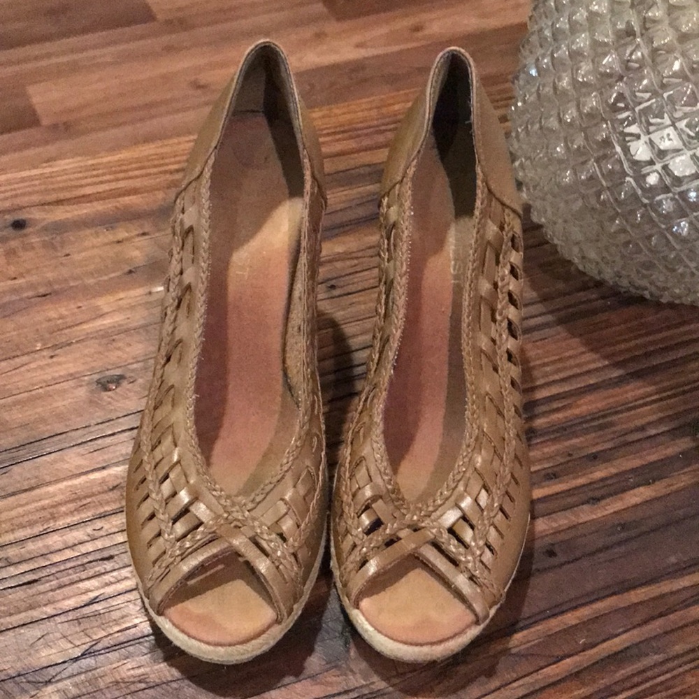 Nine West woven leather wedges 6.5